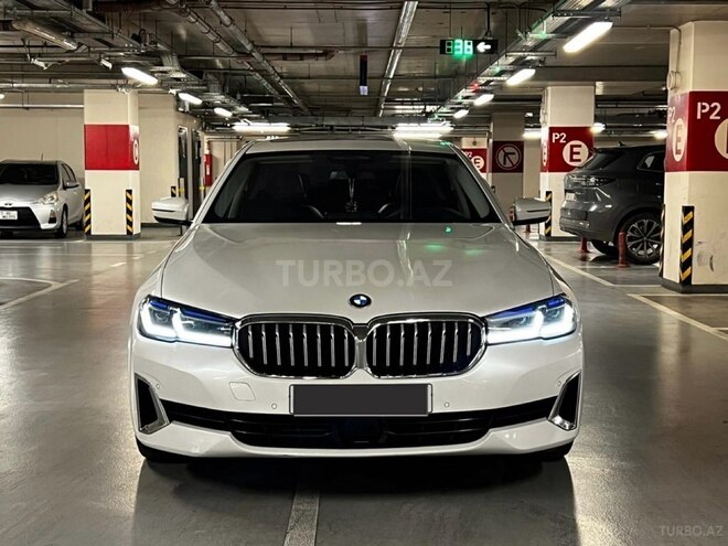 BMW 530e-13