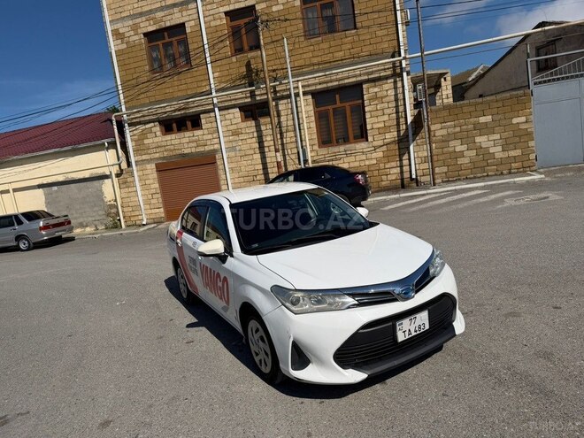 Toyota Corolla Axio-1