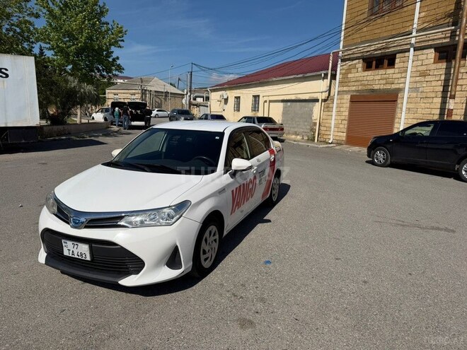 Toyota Corolla Axio-2