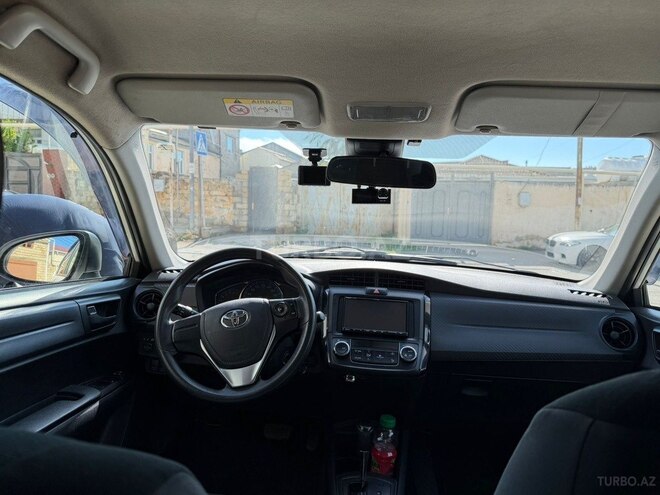 Toyota Corolla Axio-8