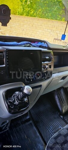 Ford Transit-3