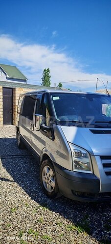Ford Transit-8