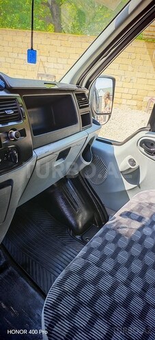 Ford Transit-4