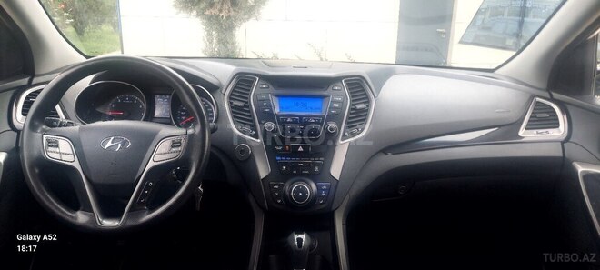 Hyundai Santa Fe-12