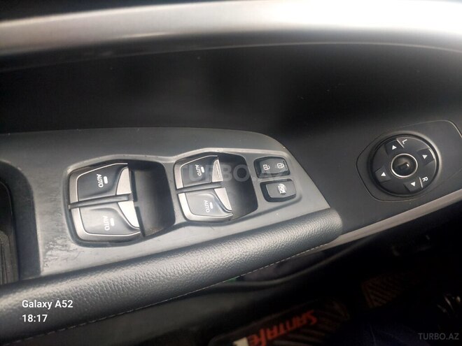 Hyundai Santa Fe-10