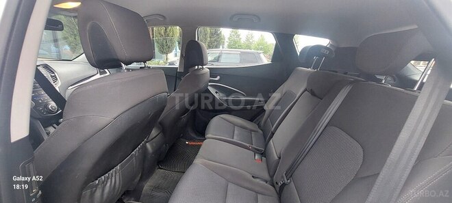 Hyundai Santa Fe-13