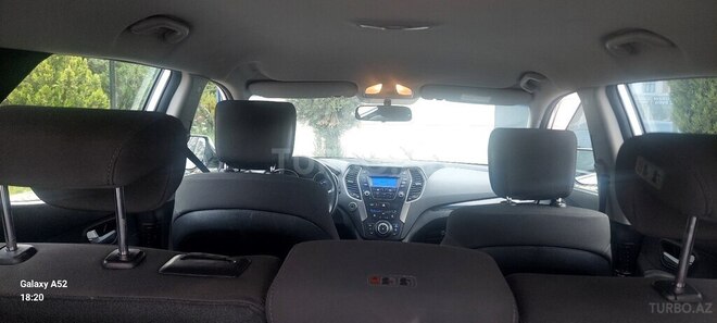 Hyundai Santa Fe-15