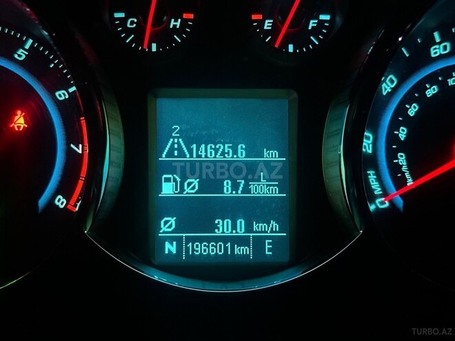 Chevrolet Cruze-15