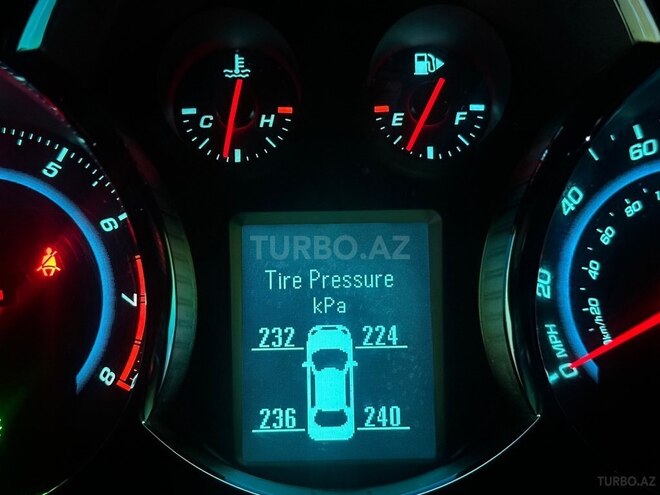 Chevrolet Cruze-12