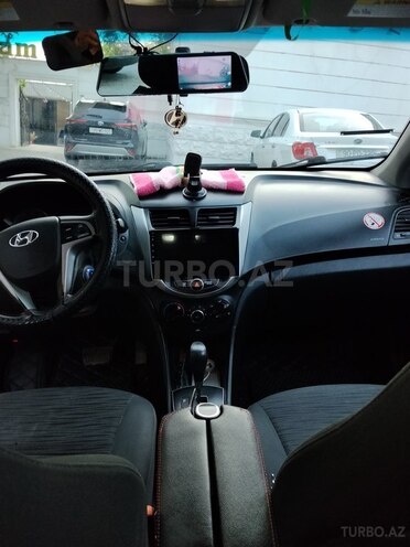 Hyundai Accent-8