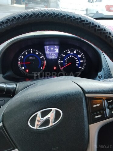 Hyundai Accent-4