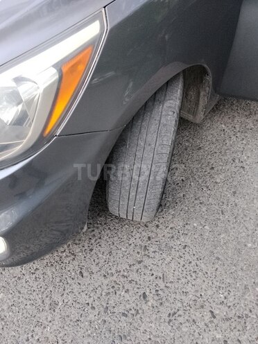 Hyundai Accent-5