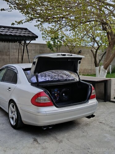 Mercedes E 240-6