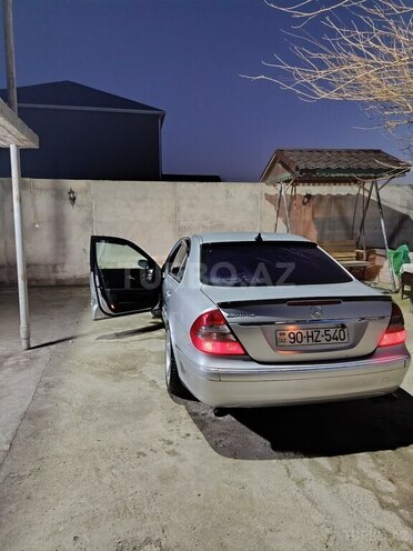 Mercedes E 240-8
