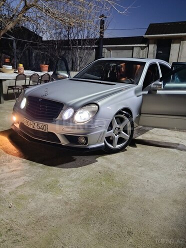 Mercedes E 240-4