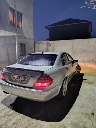 Mercedes E 240-10