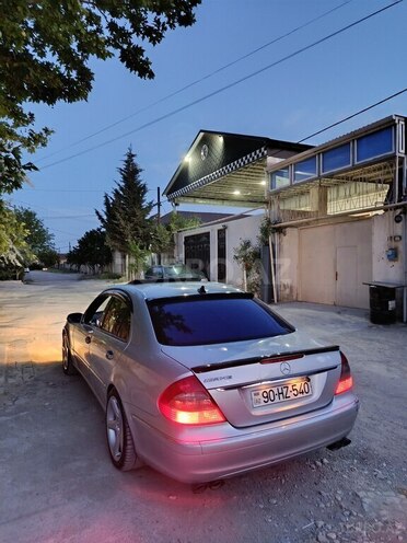 Mercedes E 240-13
