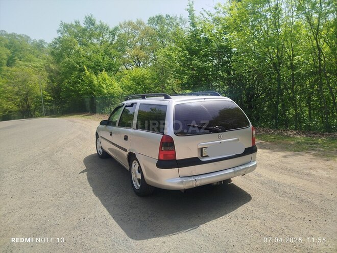 Opel Vectra-4
