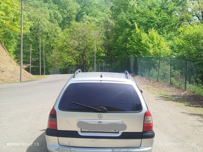 Opel Vectra-5