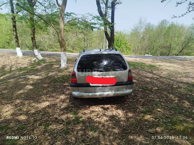 Opel Vectra-9