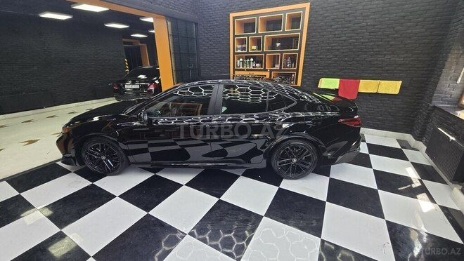 Toyota Camry-5