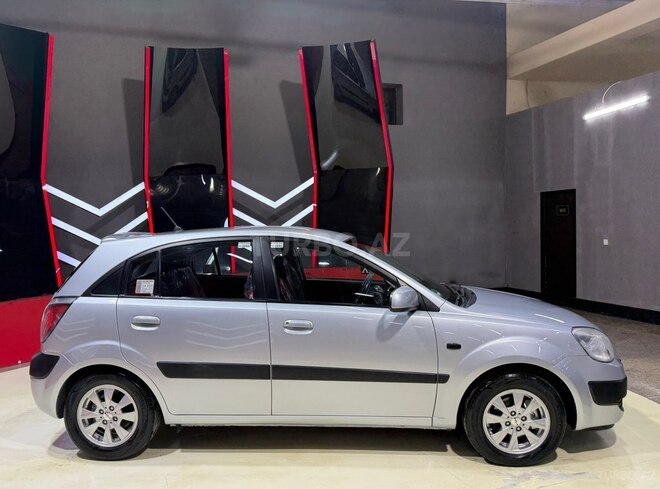 Kia Rio-5