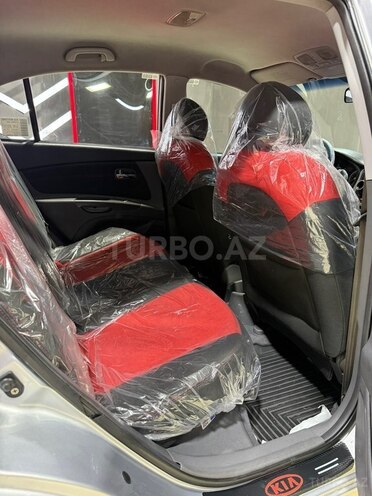 Kia Rio-13