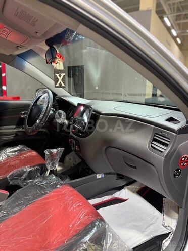 Kia Rio-11