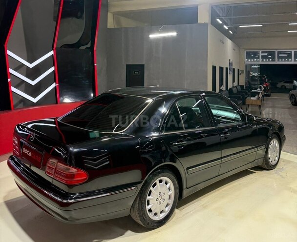 Mercedes E 240-6
