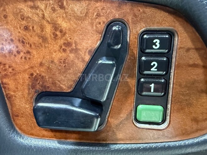 Mercedes E 240-18