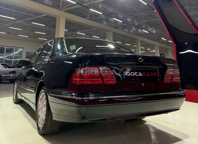 Mercedes E 240-8