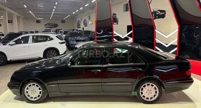 Mercedes E 240-5