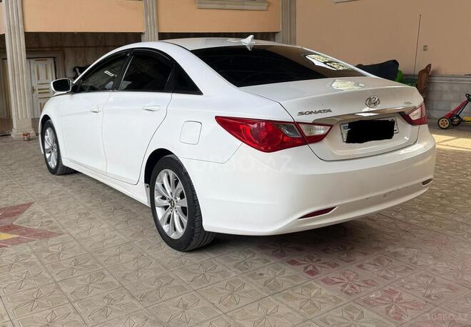 Hyundai Sonata-4