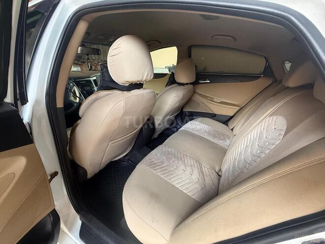 Hyundai Sonata-10