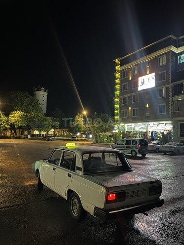 LADA (VAZ) 2107-2