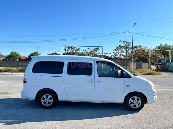 Hyundai H-1-5