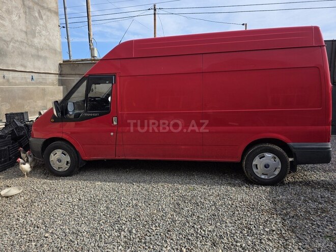 Ford Transit-9