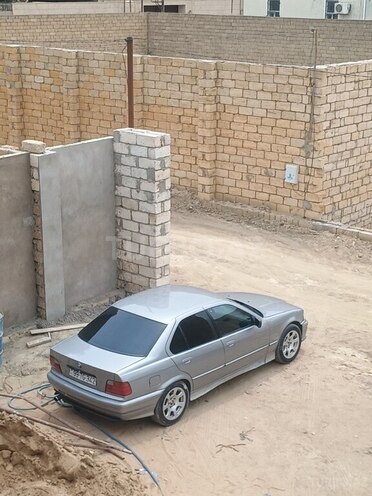BMW 320-5