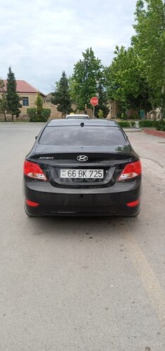 Hyundai Accent-4
