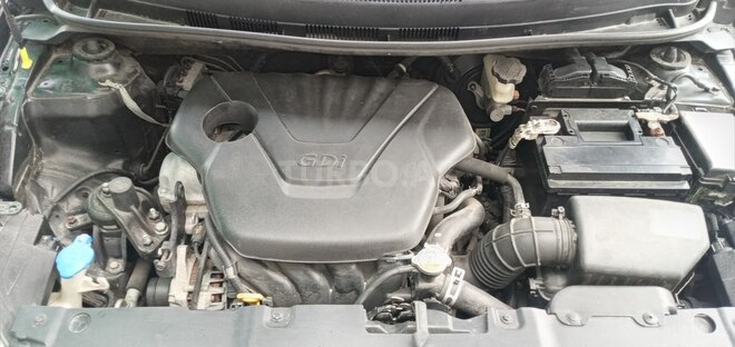 Hyundai Accent-11