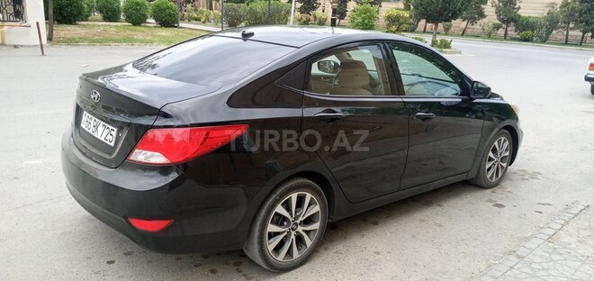 Hyundai Accent-7
