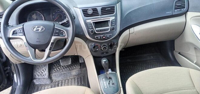 Hyundai Accent-8