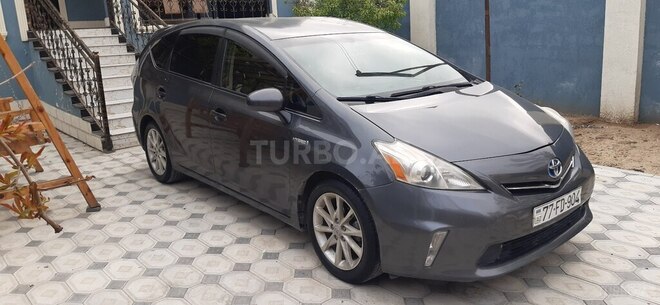 Toyota Prius V-4
