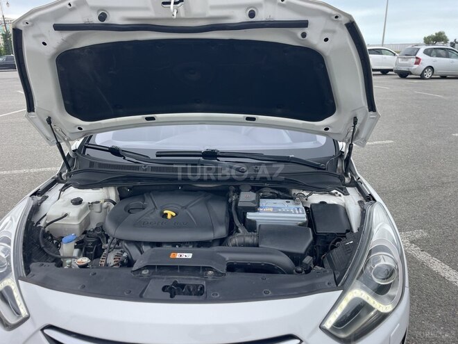 Hyundai i40-10