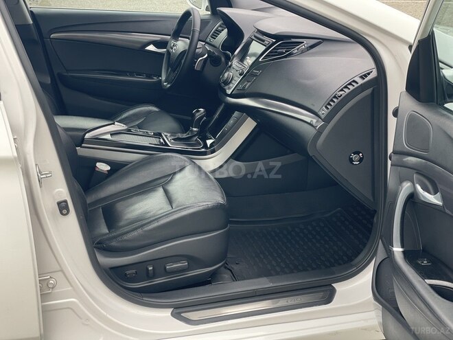 Hyundai i40-14