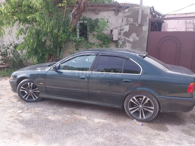 BMW 523-8