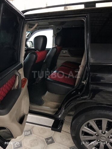 Toyota Land Cruiser-9