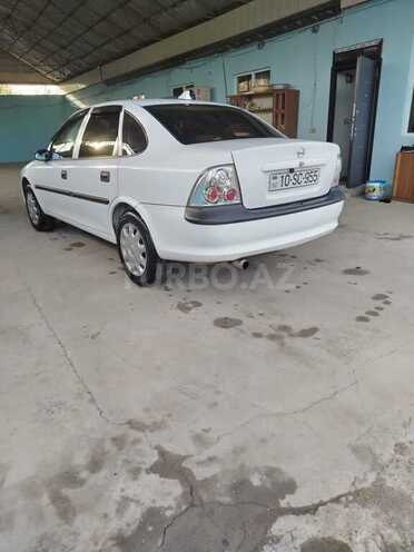 Opel Vectra-4
