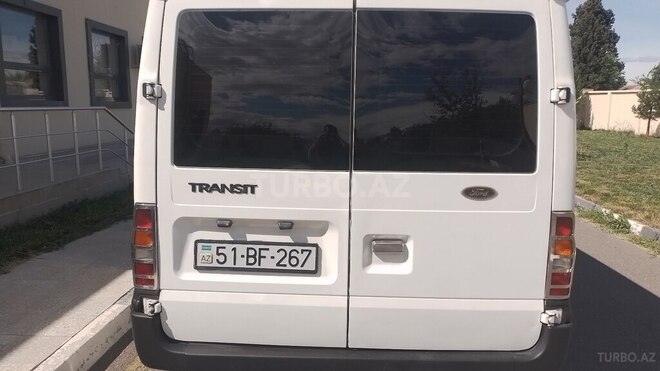 Ford Transit-2
