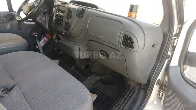 Ford Transit-3